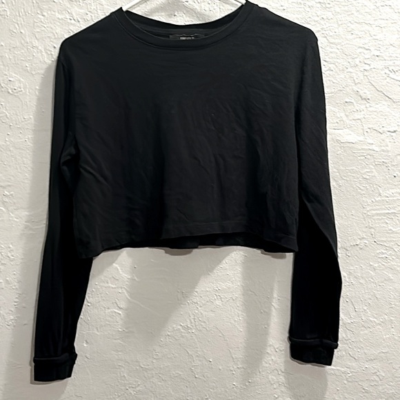 Forever 21 - Women’s Black Cropped Basic Tee Long Sleeve - Size S - Picture 1 of 3